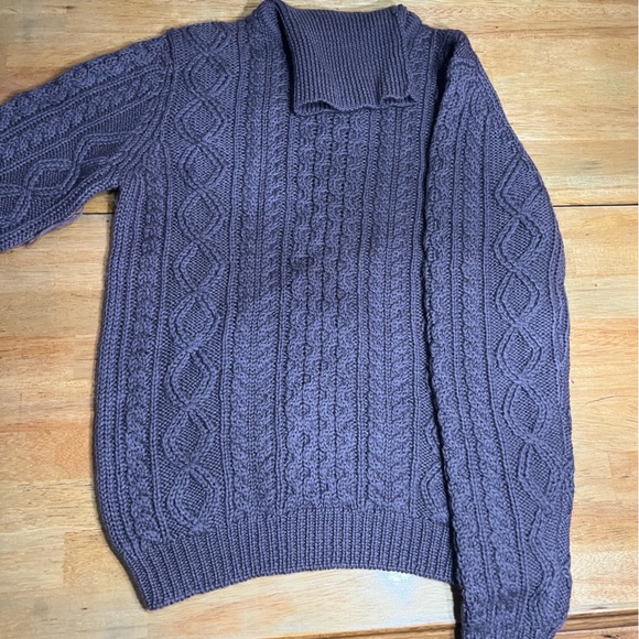 100% wool - Picture 2 of 3